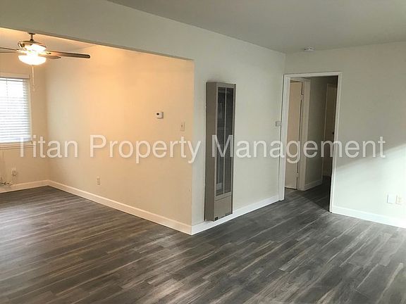 3rd image of 1819 G St APT B