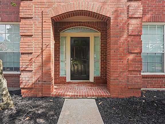 4th image of 2218 Laurel Oaks Dr
