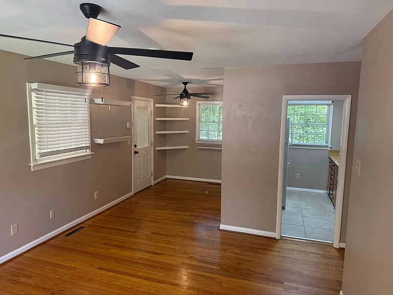 591 E University Dr — Photo 13