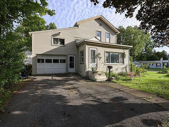 2nd image of 502 Gansvoort St
