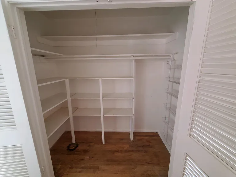 1875 Daniel Webster Dr — Photo 2