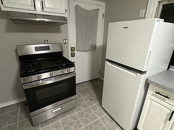 3rd image of 370 Bruce Ave #2A