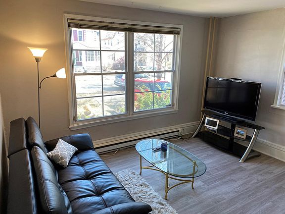4th image of 2720 Emerson Ave S #1