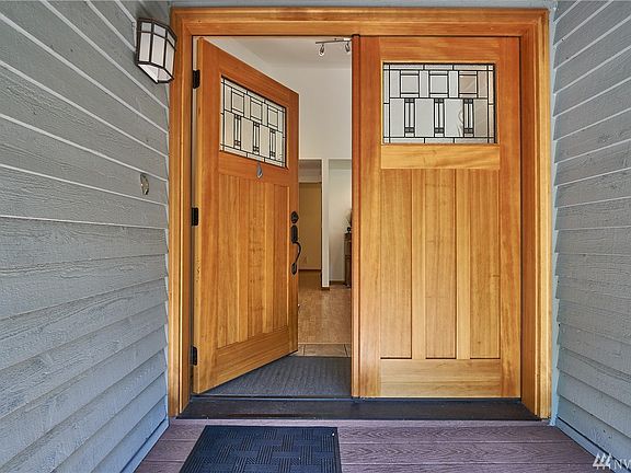 An inviting entry way.  