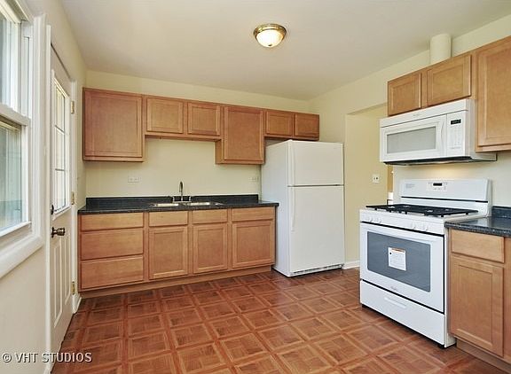 3rd image of 1510 Cypress Ave