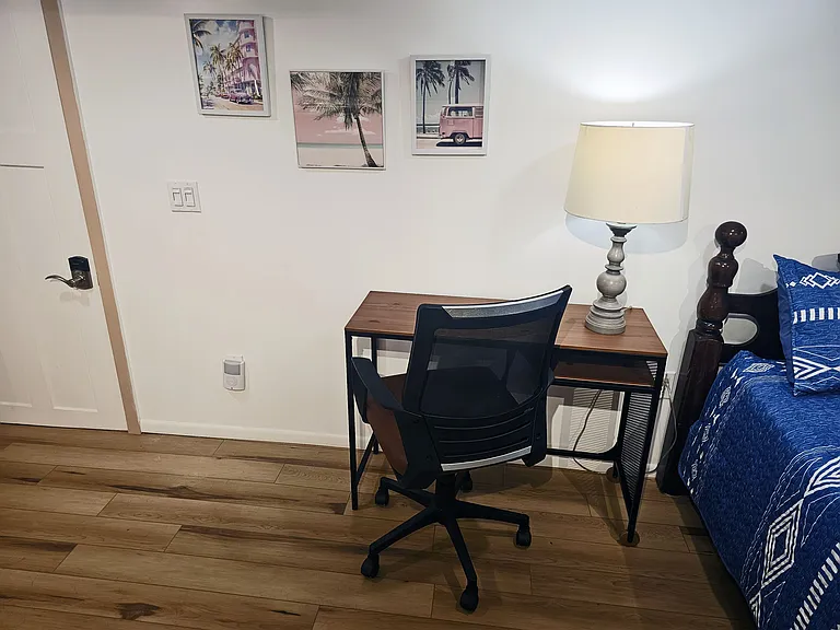COMPUTER WORK STATION