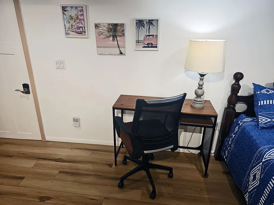 COMPUTER WORK STATION