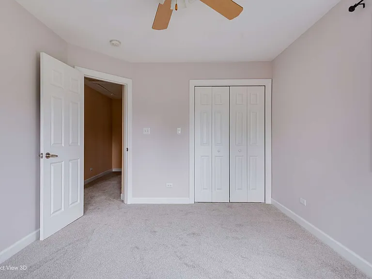900 Ashford Ln — Photo 18