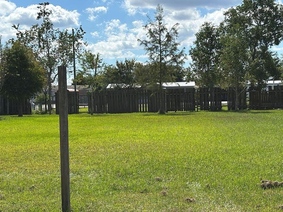1st image of 2525 N Flounder Dr