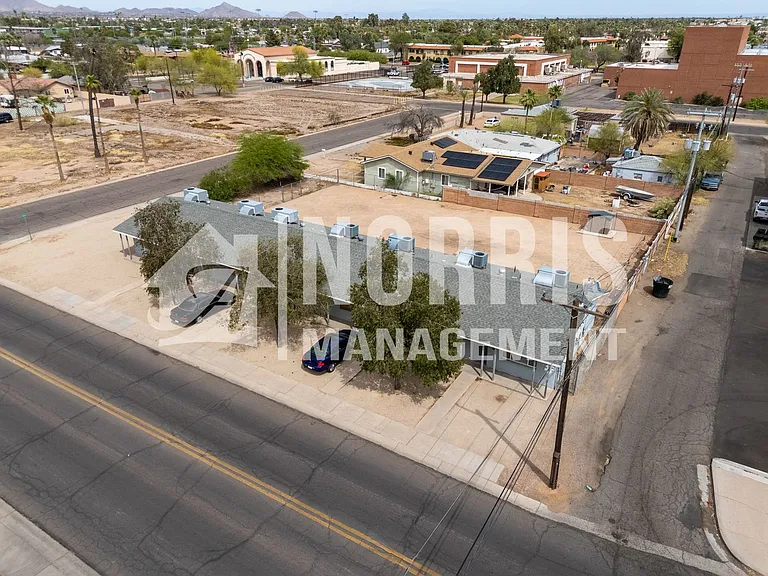710 N Olive Ave — Photo 35