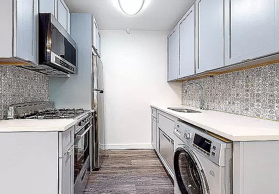 4th image of 169 W 228th St #3C