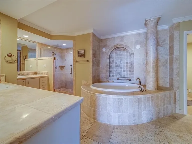 675 S Gulfview Blvd #Penthouse 1 — Photo 37