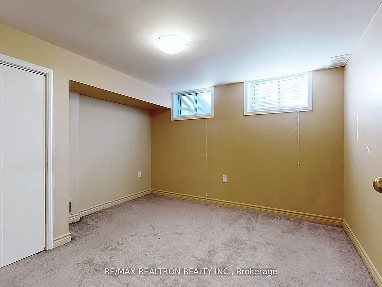 84 Santamonica Blvd #LOWER — Photo 14