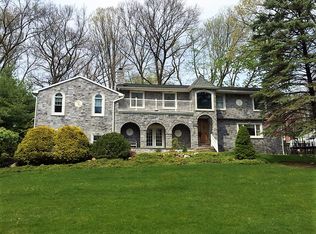 277 Forest Glen Ave, Franklin Lakes, NJ 07417