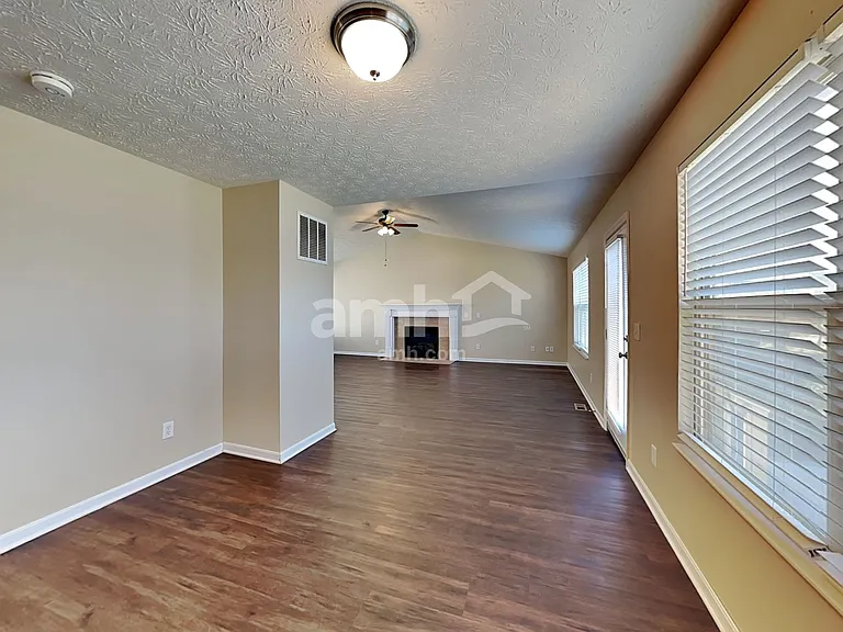 7451 Holyoke Cir — Photo 6