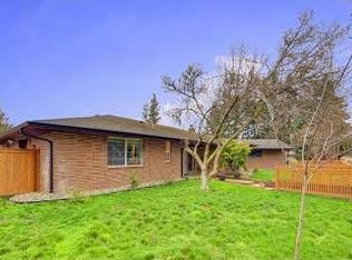 18918 64th Ave W, Lynnwood, WA 98036
