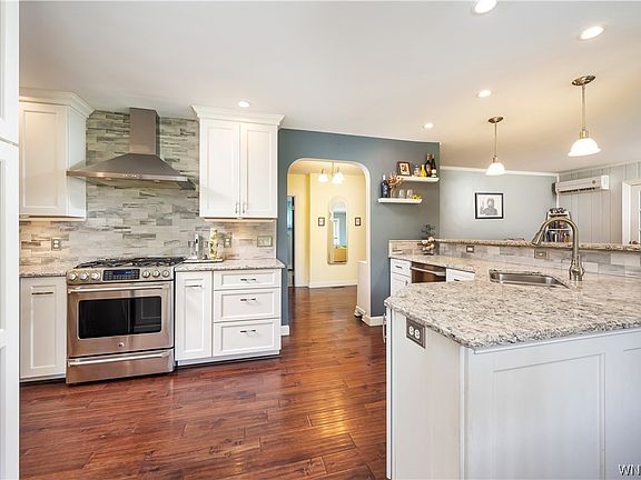 3rd image of 7411 Derby Rd
