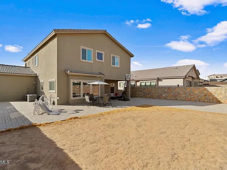 904 Cottage Pl — Photo 33