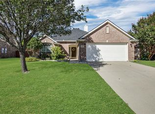 5025 Roundtree Ct, Haltom City, TX 76137