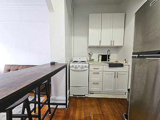 5th image of 57 W 105th St APT 4A