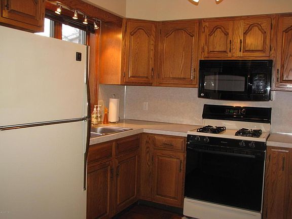 5th image of 4543 N Valley Dr NE