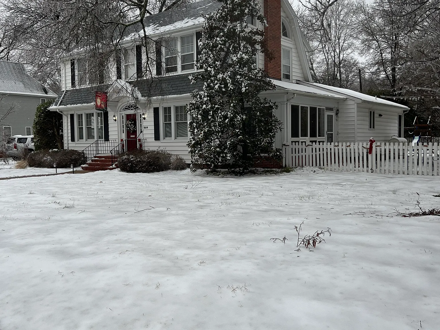 4 bed, 2840 sqft, $3,200 — Photo 1