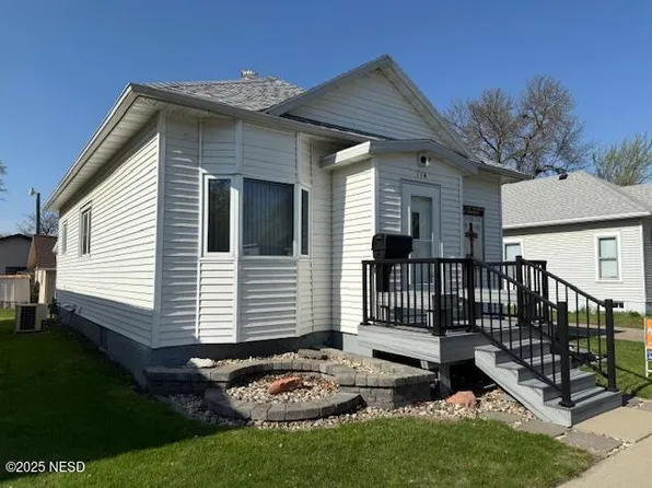 114 4th Ave SE, Watertown, SD 57201