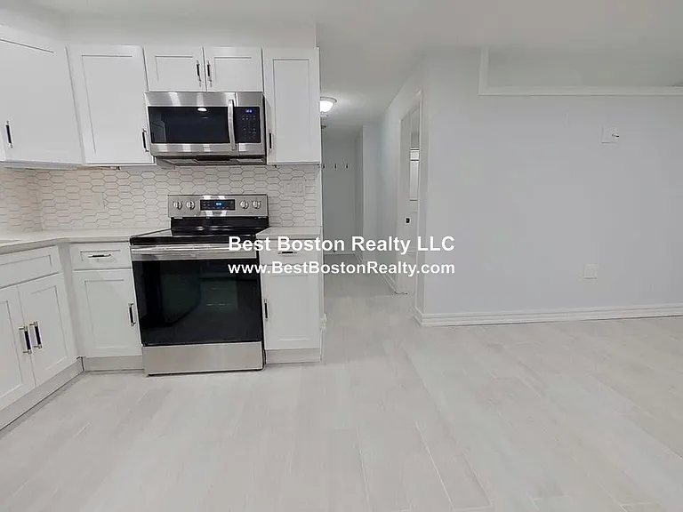 714 Winthrop Ave #203 — Photo 3