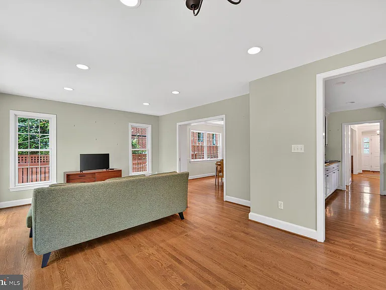 5105 34th St NW — Photo 9