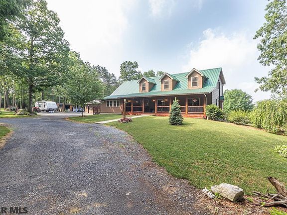 3rd image of 154 Black Bear Ln