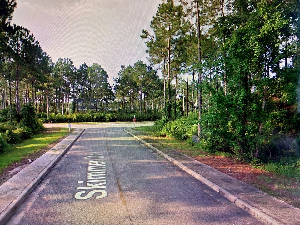 2nd image of 140 Skimmer Dr
