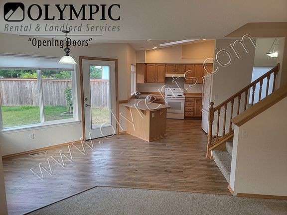 Dining & Kitchen
