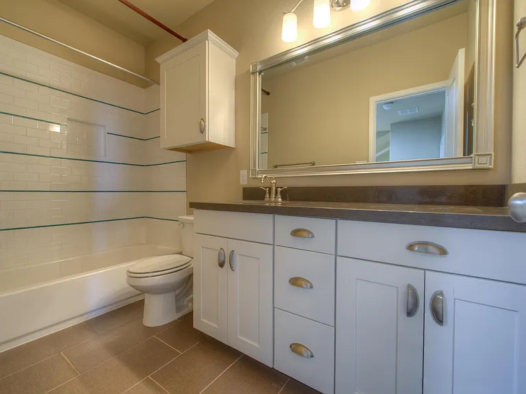 405 S Meadowlark St #B — Photo 31
