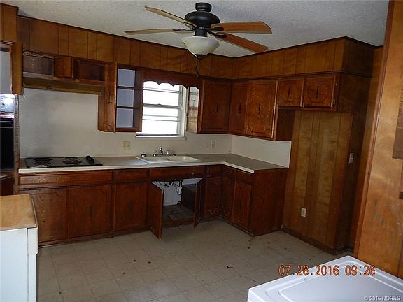 3rd image of 3103 N Plum St