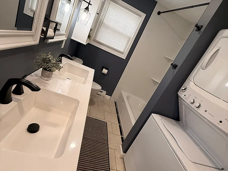 129 Westbury Dr — Photo 9