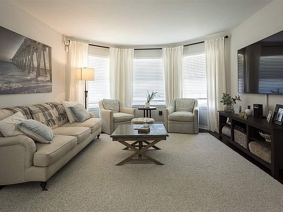 4th image of 6324 Summer Lakes Ln