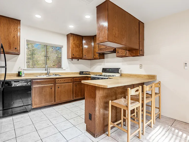 1832 Sparrow Rd — Photo 20