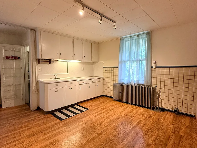 25 Center St #3 — Photo 2