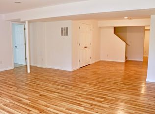 25874 Rawley Springs Dr, Chantilly, VA 20152