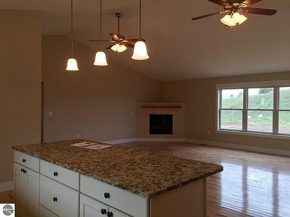 5th image of 4855 Westbrook Dr