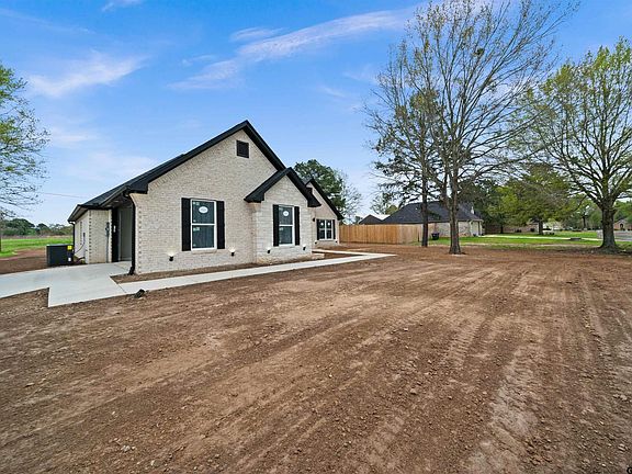 3rd image of 252 County Road 2910