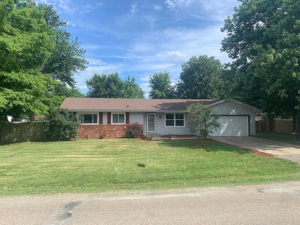 1st image of 14040 Pioneer Dr