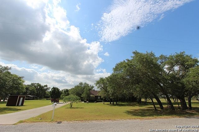 1st image of 200 Fawn Ln