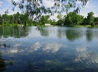 12 Fawn Lake Dr, Saint Peters, MO 63376