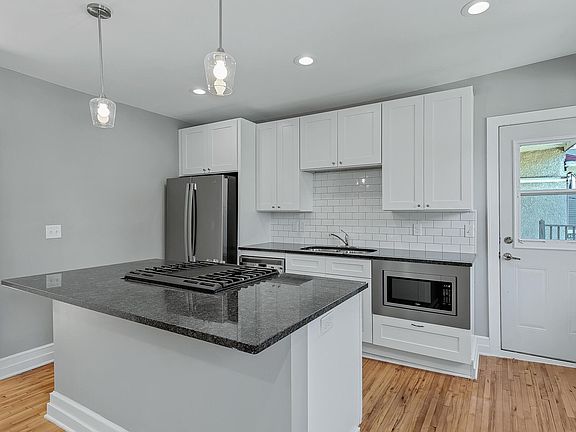 3rd image of 416 Morgan Ave S APT 3