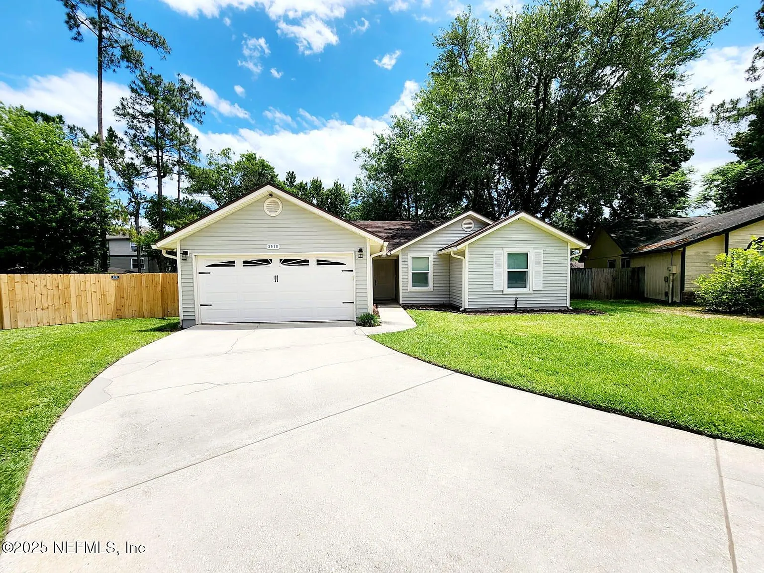 3 bed, 2.0 bath, 1405 sqft, $2,250 — Photo 1