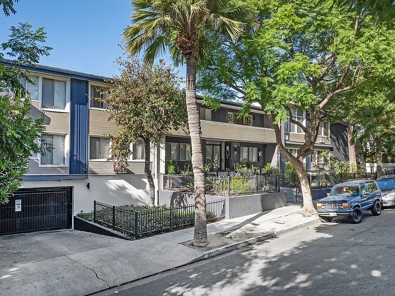 1253 Havenhurst Drive — Photo 4