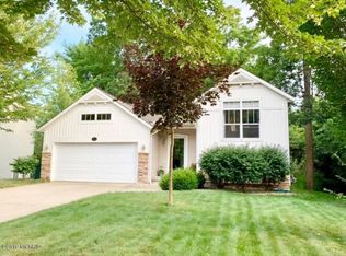 13350 Patchin Dr, Nunica, MI 49448