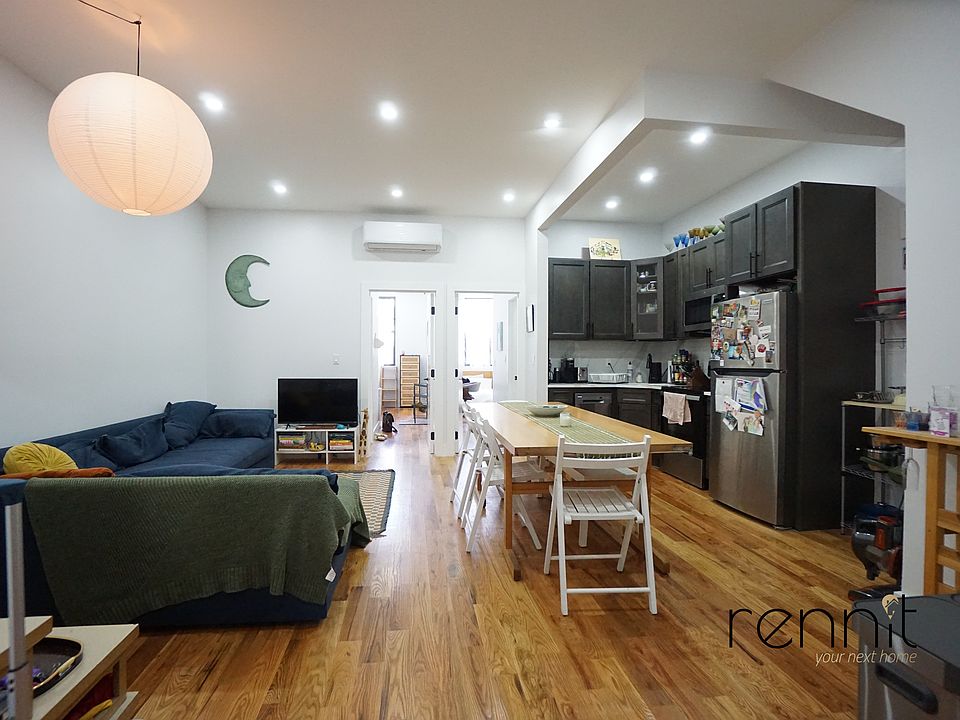 1st image of 40 Cornelia St APT 1