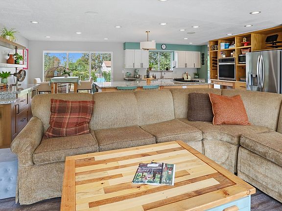 5th image of 4253 S Taylor Ave E